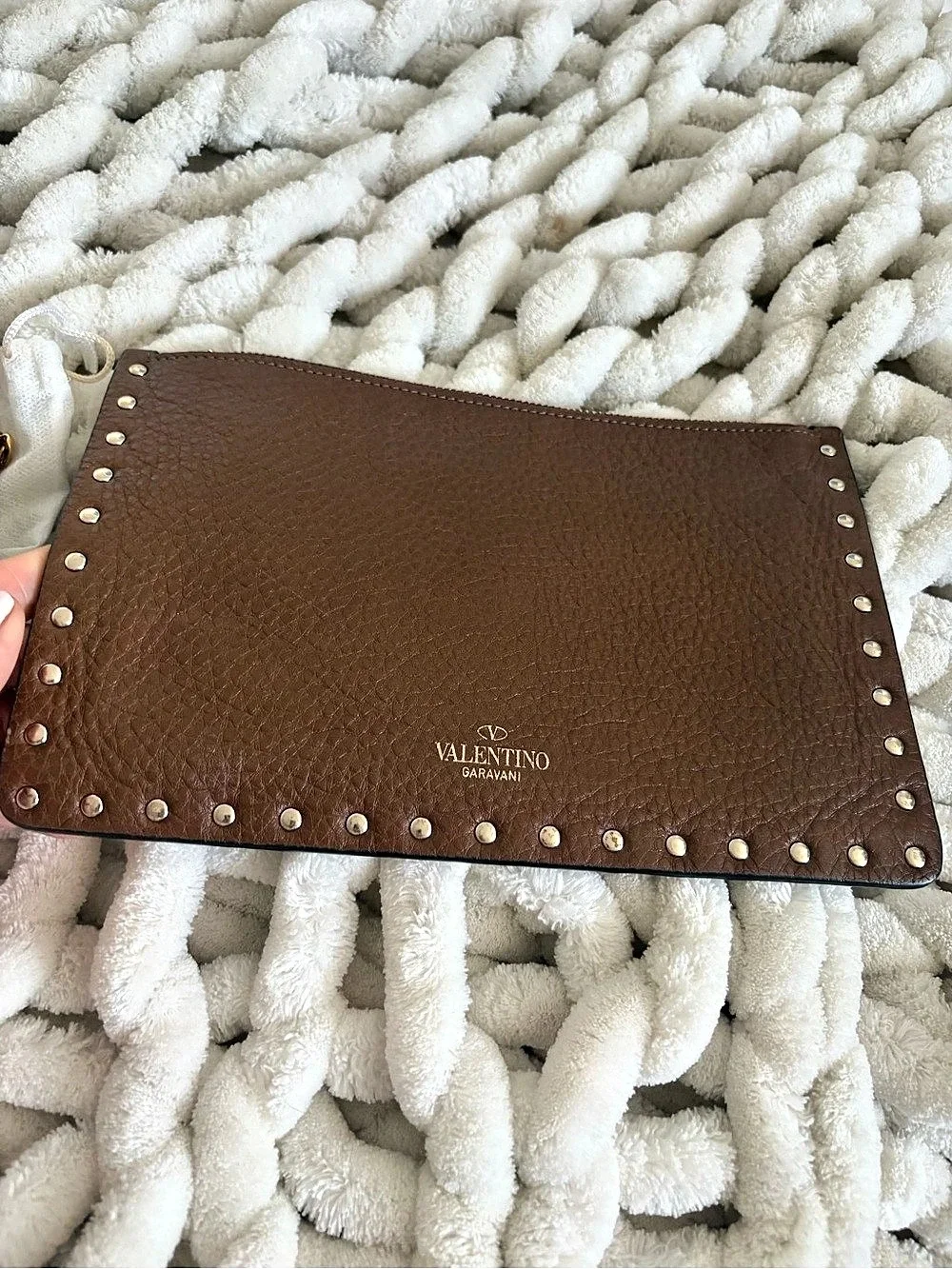Valentino Garavani Rockstud Large Flat Pouch Clutch in Brown